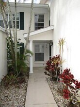 Building Photo - 815 Montrose Dr