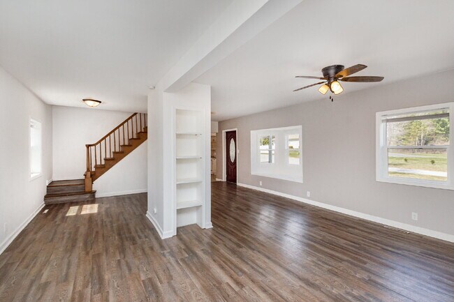 Building Photo - Charming 3-Bedroom Retreat with Pole Barn - $2000/Month