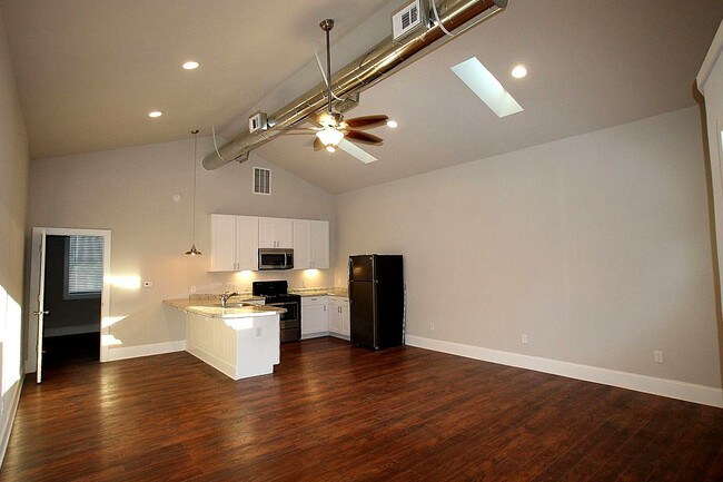 Building Photo - 804 Abercorn St