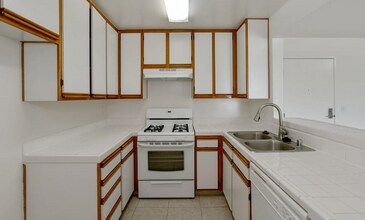 Building Photo - 5541 Fulcher Ave