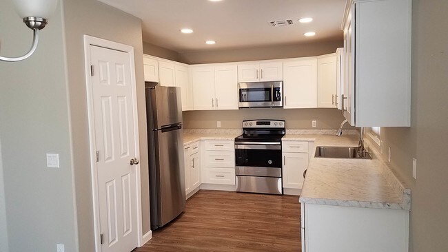 Photo - 123 W Ingram St House