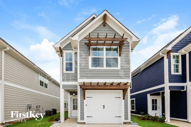 Building Photo - 211 Creek Run Way