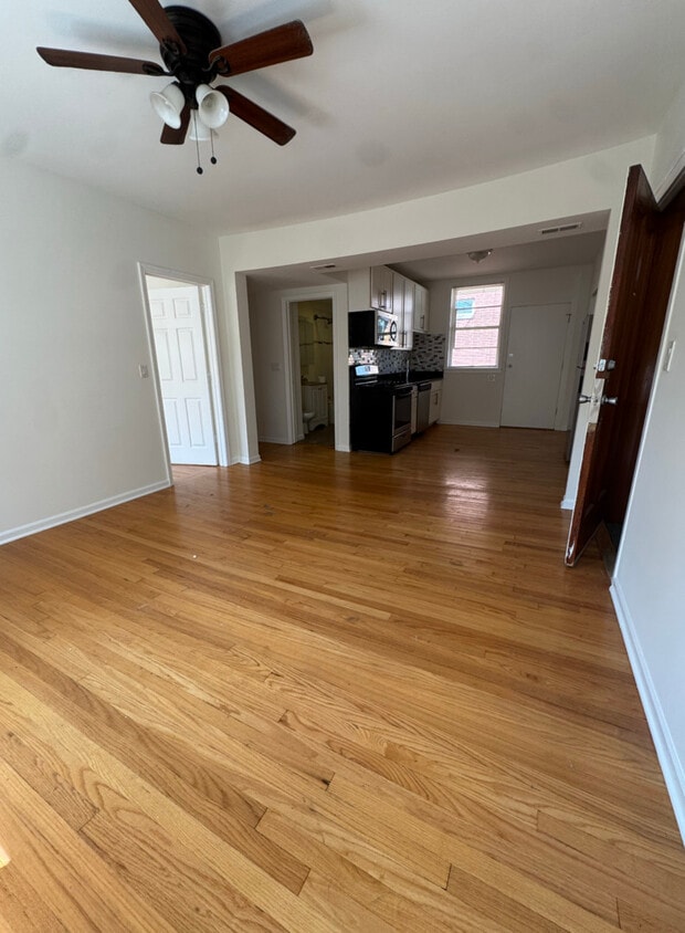 Building Photo - 3506 N Lawndale Ave