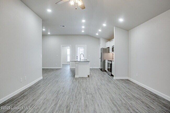 Foto del edificio - 10518 Abbeville Ave