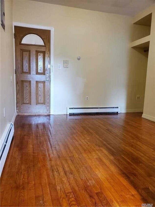 Foto del edificio - 43-16 Greenpoint Ave