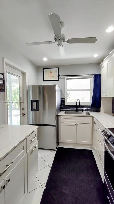 Foto principal - 501 Blue Heron Dr