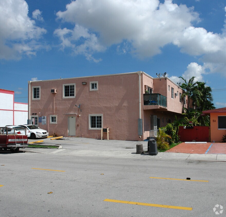 Primary Photo - 65 W 4th St