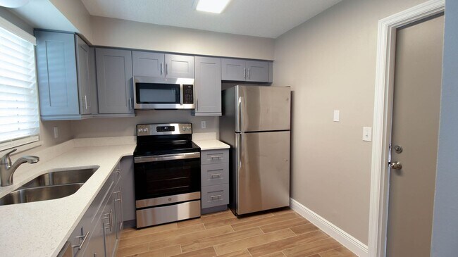 Building Photo - 1503 E Muriel St