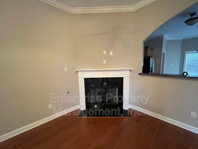 Building Photo - 6880 Lagrange Pines Rd