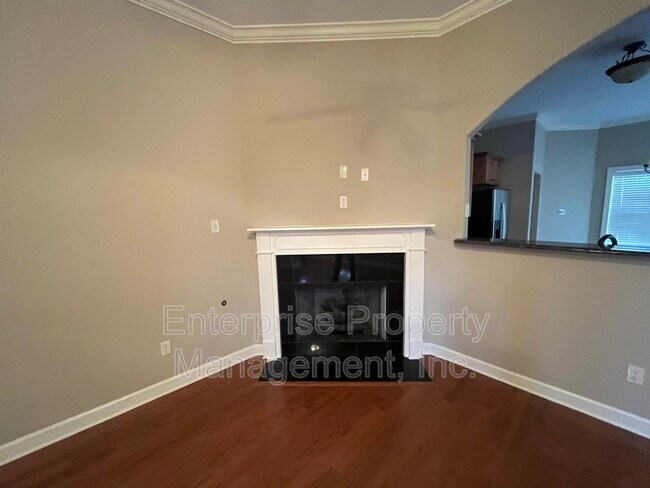Foto del edificio - 6880 Lagrange Pines Rd