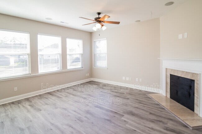 Foto del edificio - 247 Woodbrook Way