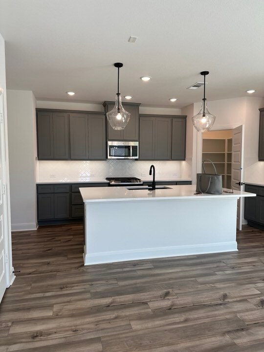 Foto del edificio - 13369 Hedgebrook Pl