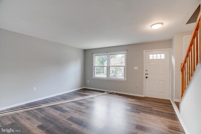 Foto del edificio - 4635 Charlton Ct