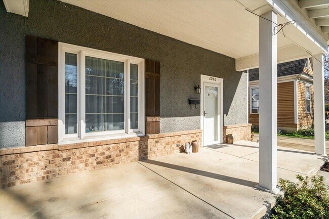 Foto del edificio - 2046 Courtland Pl