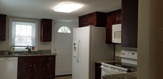 Kitchen cont. - 419 22nd St