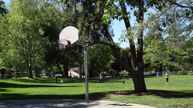 Foto del edificio - 453 Hawthorne Ave