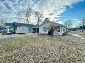 Building Photo - 1361 Davis St