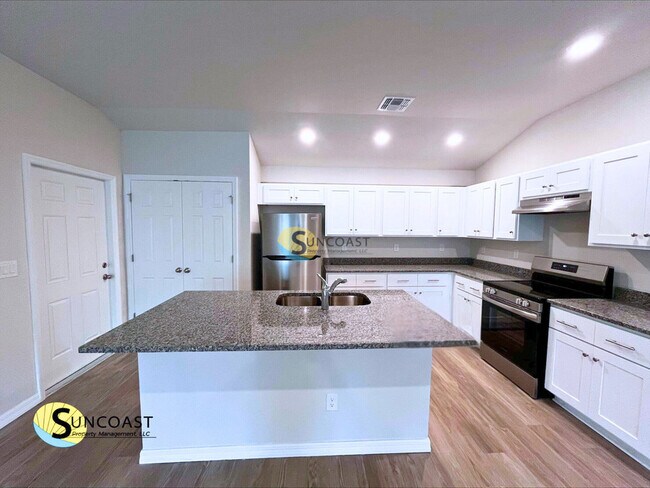 Foto del edificio - 353 Reeves St