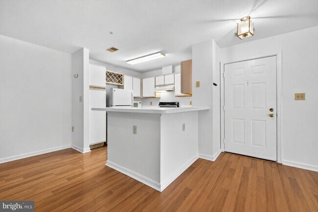 Building Photo - 3109 River Bend Ct
