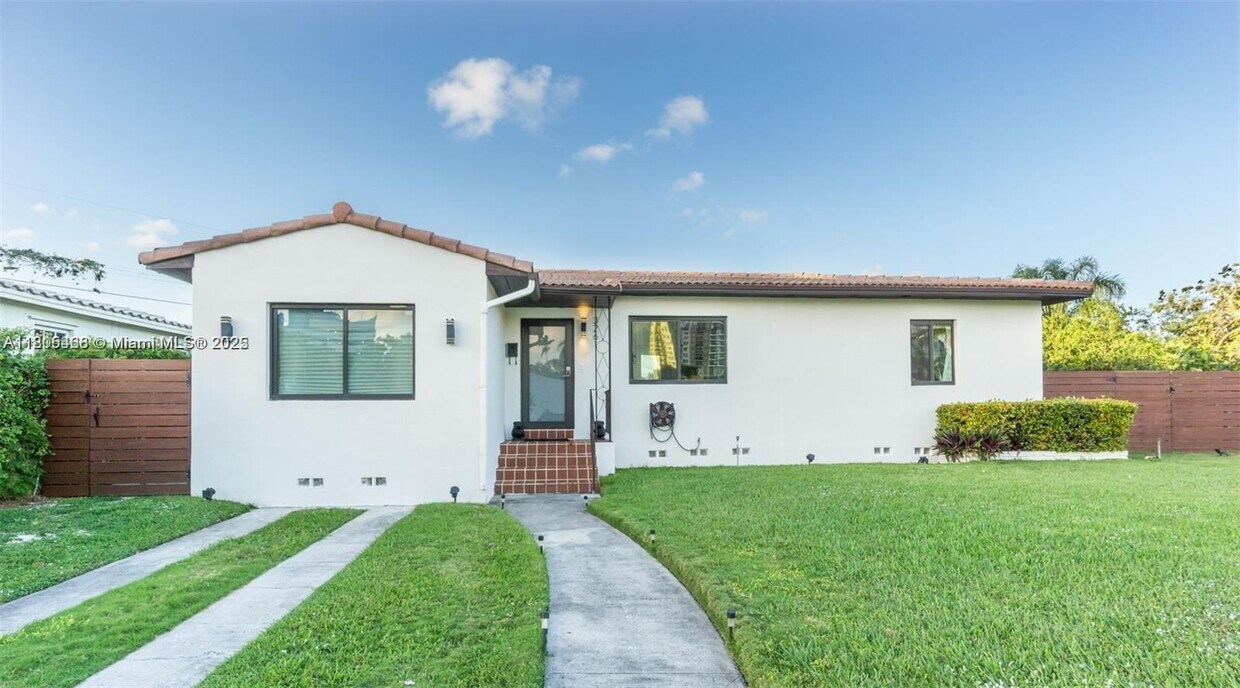 Foto principal - 3261 SW 20th St
