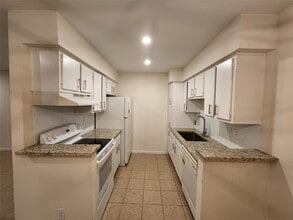 Building Photo - 2250 Bering Dr