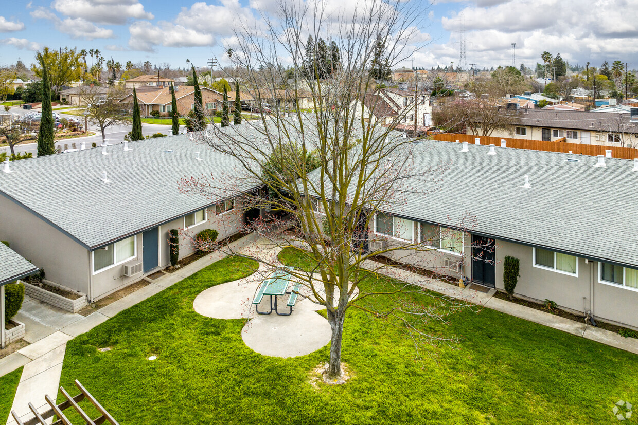 Foto principal - Parkwood Square Apartments