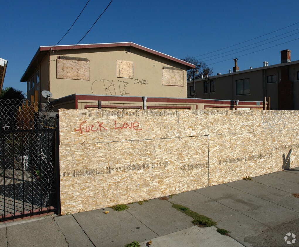 Foto del edificio - 219 Barrett Ave