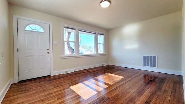 Foto del edificio - 3811 Larry St