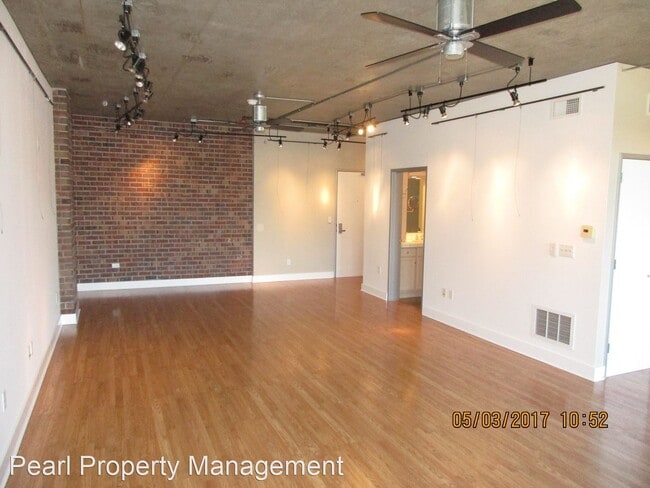 Building Photo - 411 NW Flanders St