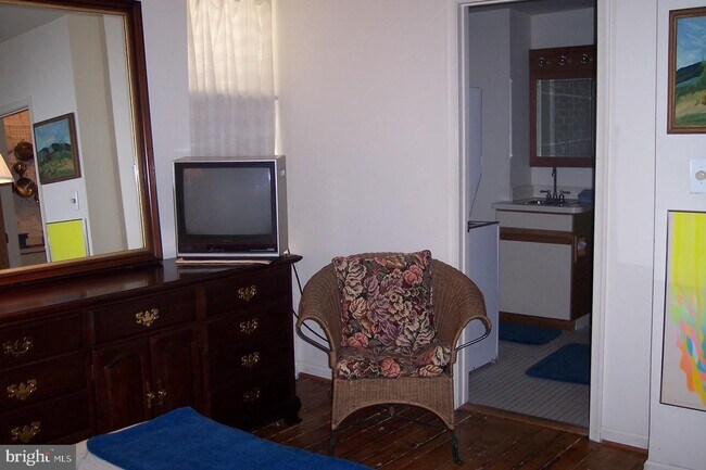 Foto del edificio - 819 N Jackson St