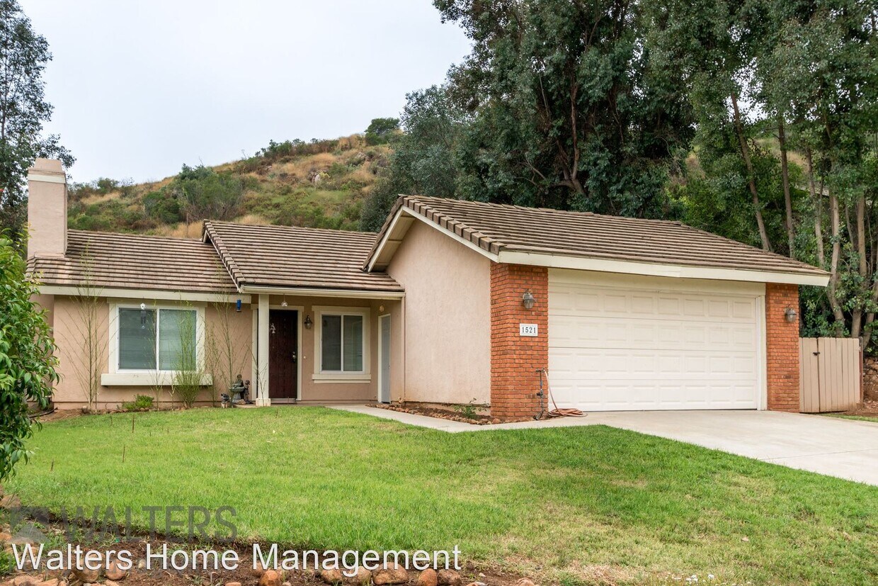 Foto principal - 3 br, 2 bath House - 1521 North Elm Street