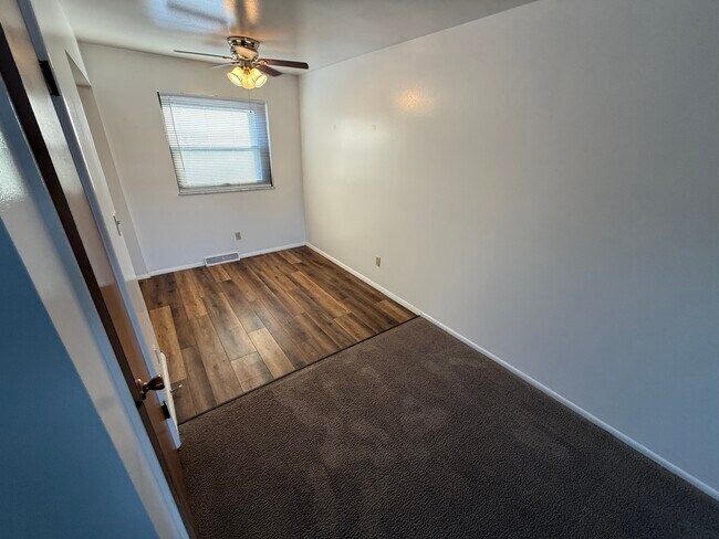 Foto del edificio - 2951 Columbus St