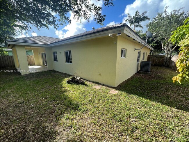 Foto del edificio - 2835 NE 4th St