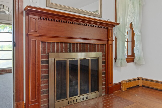 Foto del edificio - Brick 2-Bedroom Home Close to Farmville an...