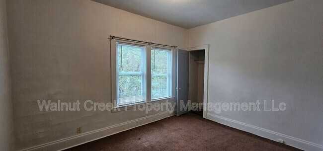 Foto del edificio - 3319 W 126th St