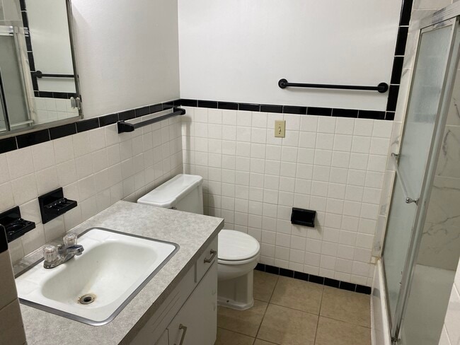 Bathroom - 3114 S 44th St