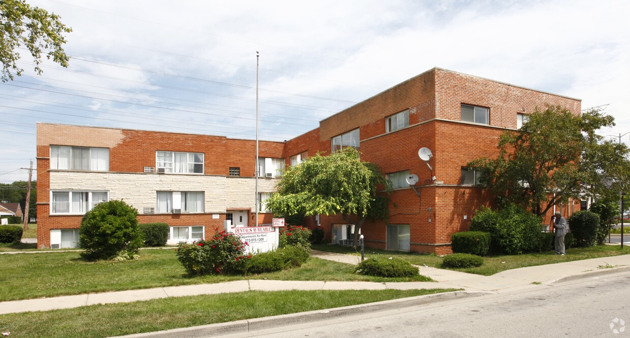 Building Photo - 1920-2000 Williamsburg Dr