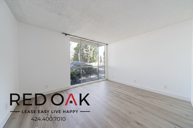 Foto del edificio - 10535 Lindley Ave