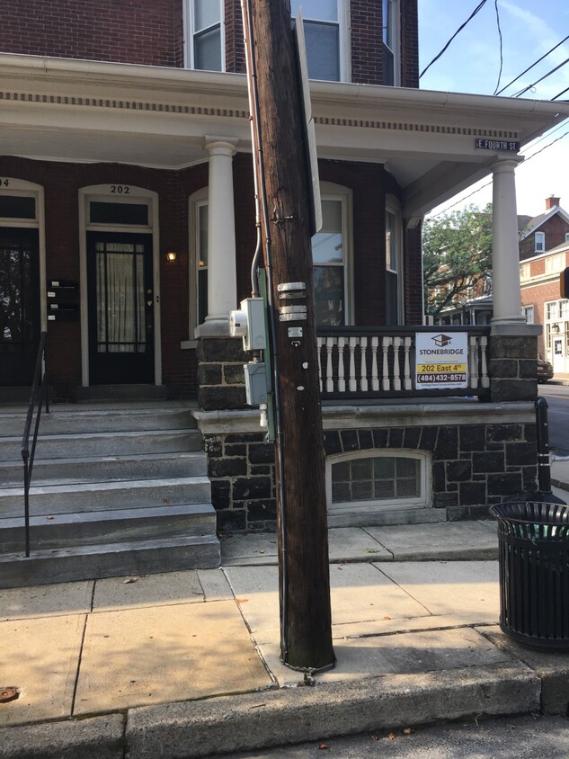 Primary Photo - 202 E 4th St