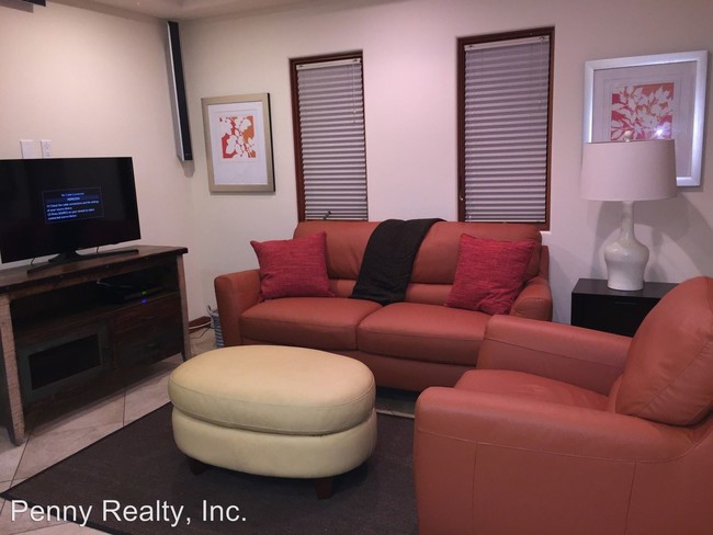 Foto del edificio - 4 br, 3 bath House - 803 Toulon Court