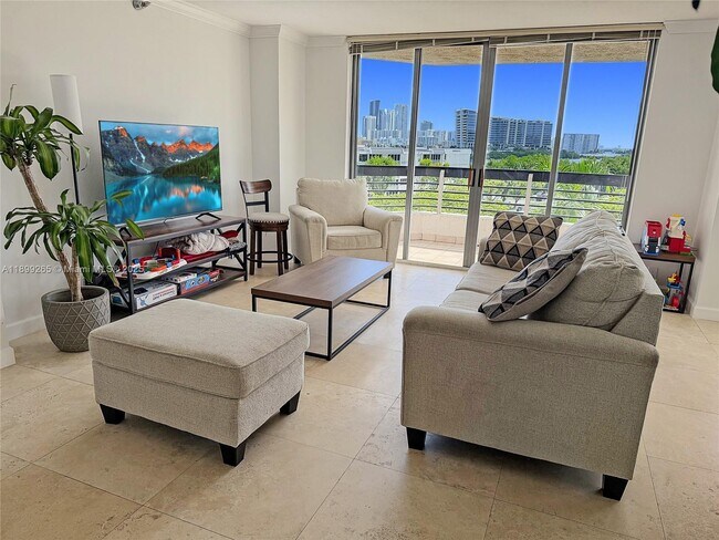 Foto del edificio - 3400 NE 192 St