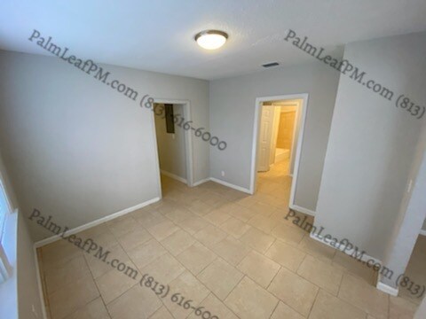 Foto del edificio - 2102 Pullman Ave