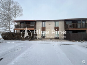 Building Photo - 1460 Vega Cir