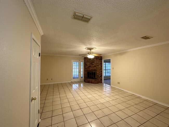 Building Photo - 5900 Larry Dr