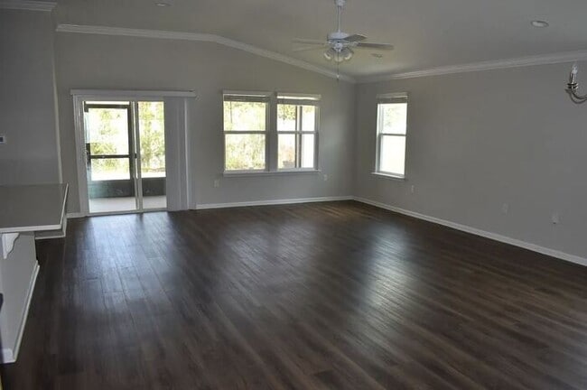 Building Photo - Beautiful 3 Beds 2 Baths Home in Saint Aug...