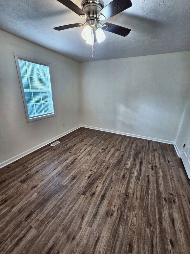Foto del edificio - 5306 Whisperwood Ct
