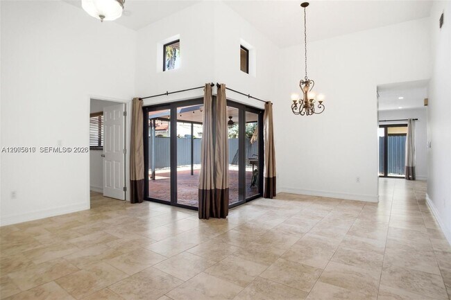 Foto del edificio - 561 SW 87th Ct