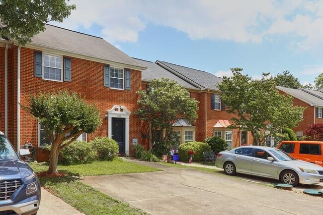 Building Photo - 1546 Paces Ferry N Dr SE