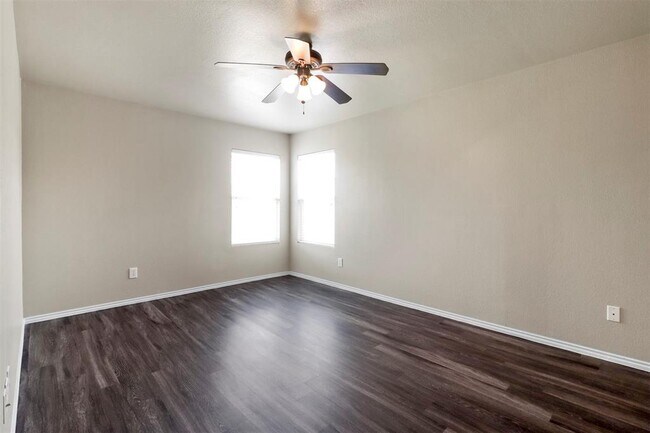 Building Photo - 9024 Old Clydesdale Dr