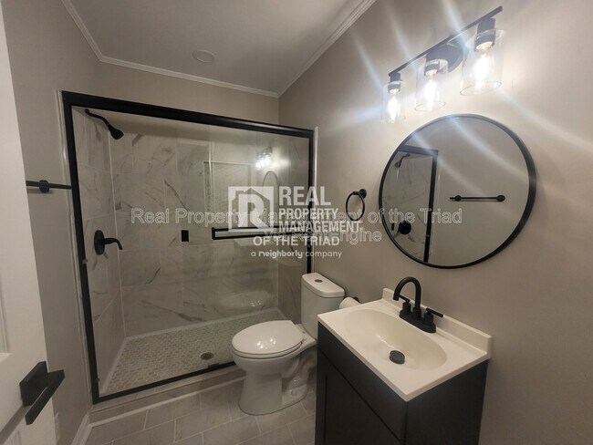 Foto del edificio - 593 Kinard Dr NE